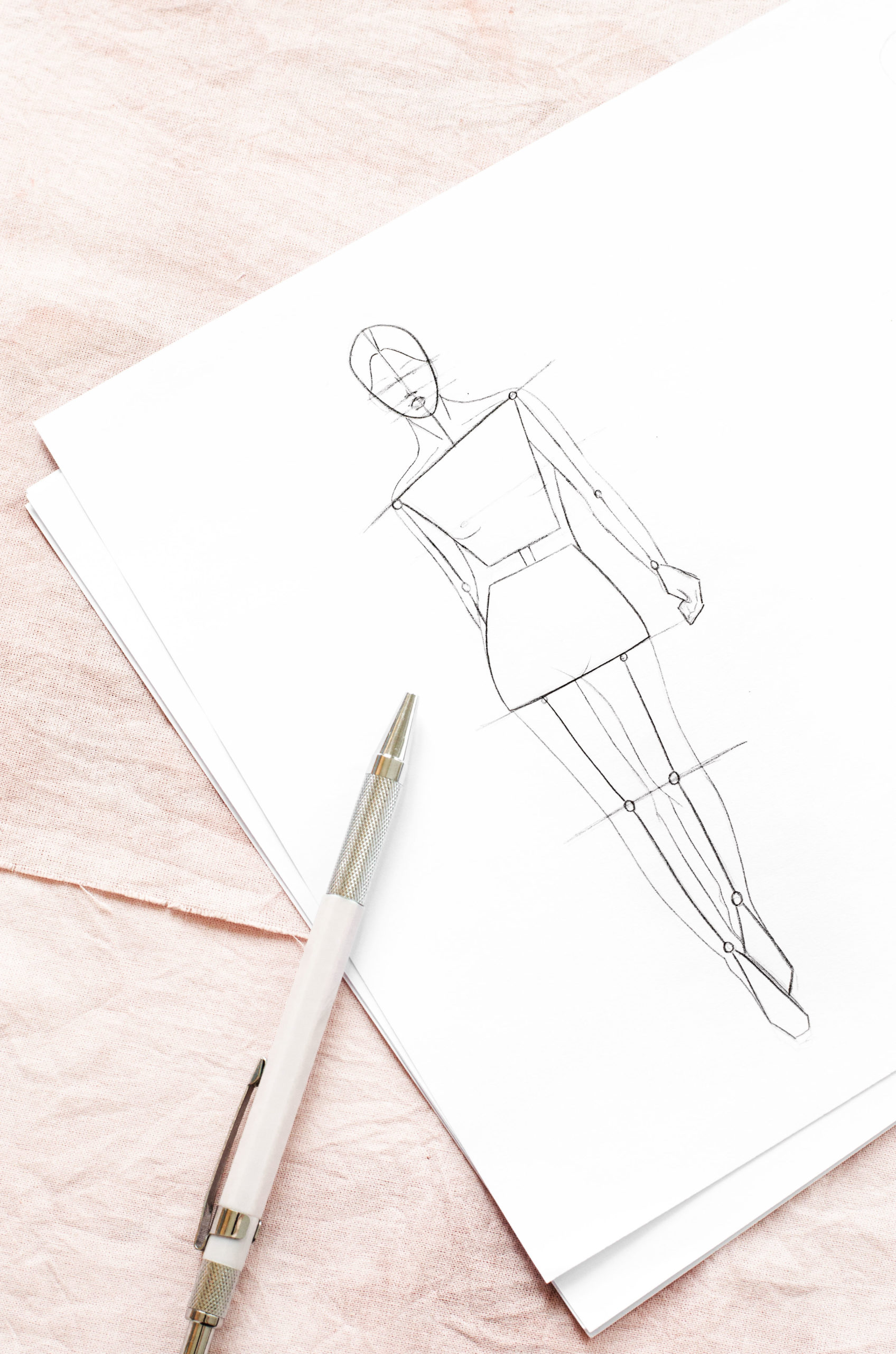 Comment trouver son propre style de croquis de mode ?