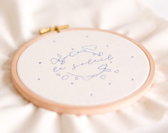 3 méthodes pour reporter un modèle de broderie sur un tissu